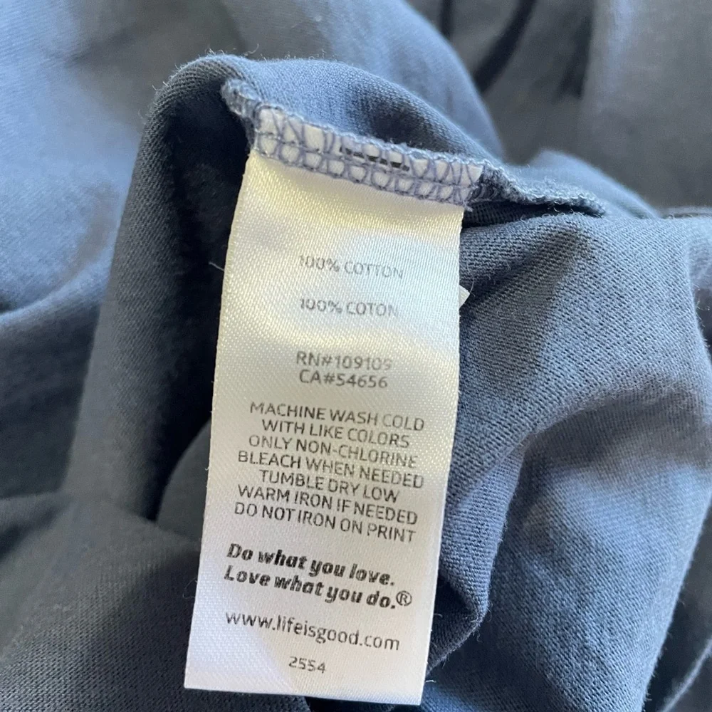 LIFE IS GOOD Yeti For‎ Winter Tee Man’s Size M